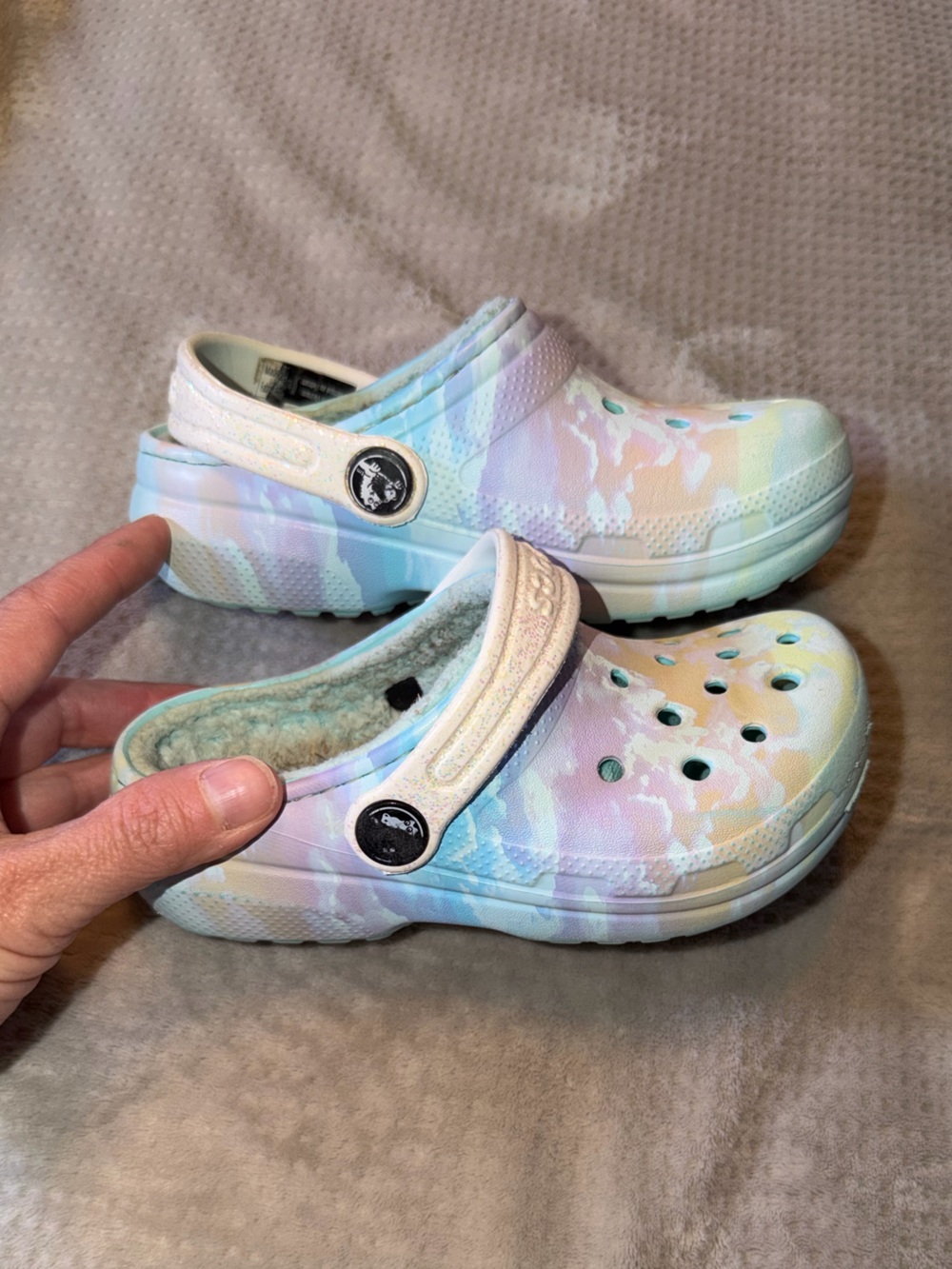Kids Pastel Tie-Dye Crocs Shoes with Fuzzy Lining Size 10